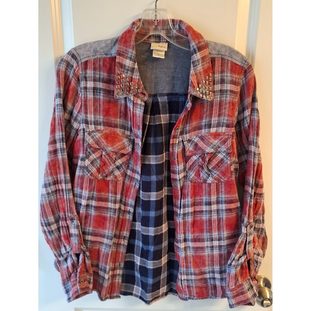 Daytrip‎ Women's Plaid Studded Flannel Shirt Medium Boho Western Button Up